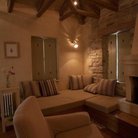 Astra Inn Папигко Екстериор снимка